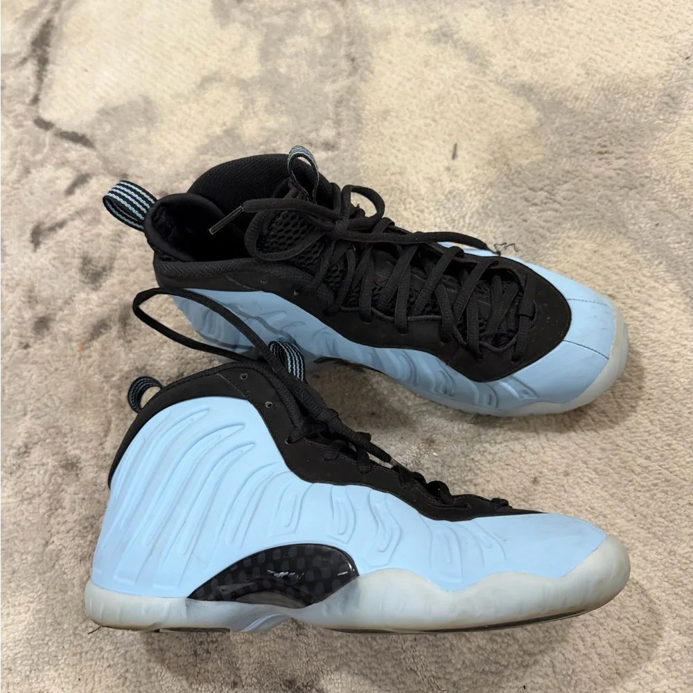 Nike Air Foamposite Ones boys size 6Y